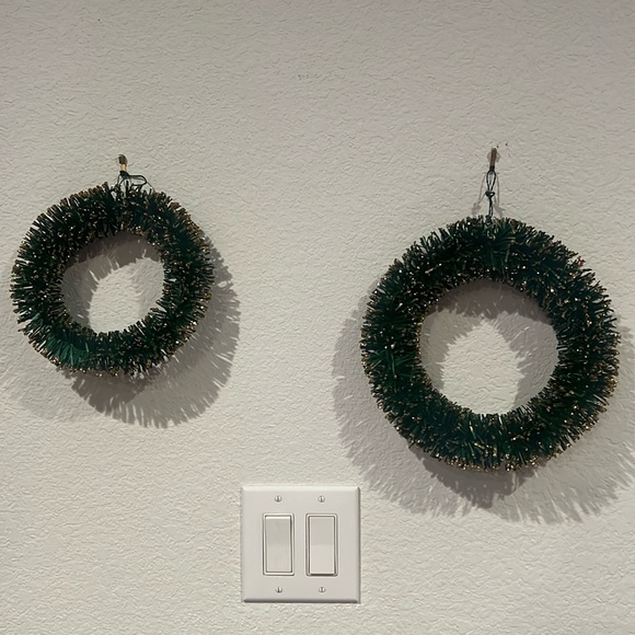 Dekorasyon Pandan Wreath Green w/Glittered Gold Tips, Set of 2, 8" & 10" NEW $90 - Picture 3 of 5